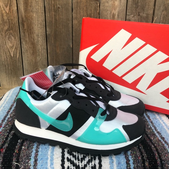 Nike Shoes - NIKE V-LOVE OX "HYPER JADE" (AR4269 100)